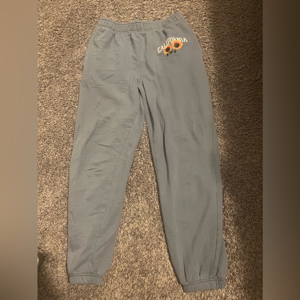 i’m selling these blue grey pants there from target